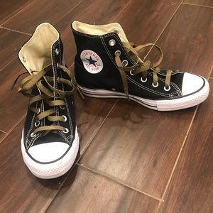 Chuck Taylor AllStars - High Tops w MultiCam laces